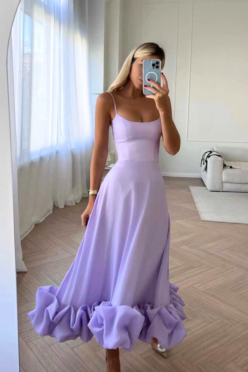 Sukienka Maxi z Falbaną – Elegancki Styl dla Gości Weselnych z Ramiączkami