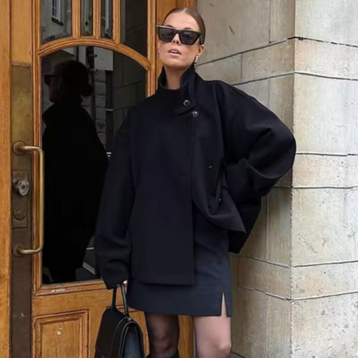 Króka kurtka damska z wysokim kołnierzem – Asymetryczna warstwa z guzikami do smart casual