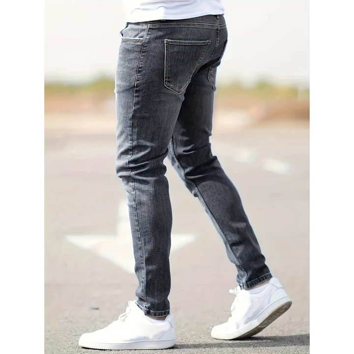 Męskie jeansy w stylu slim fit z przetarciami