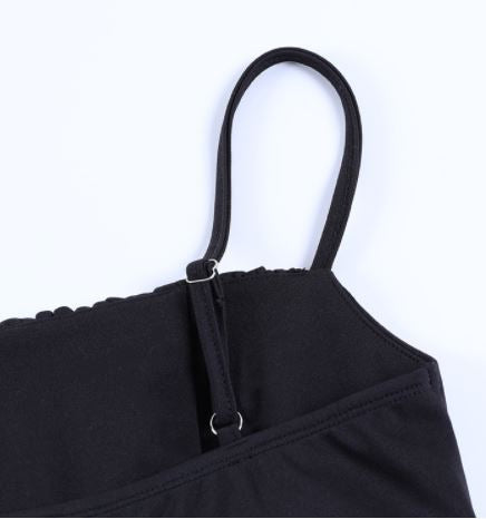 Dopasowana Mini Sukienka z Podwójnymi Rozcięciami – Letni Styl na Imprezy