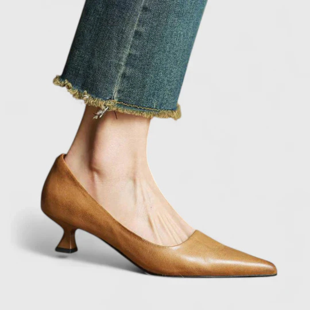 Damskie Czółenka na Niskim Obcasie z Ostro zakończonym Nosem – Eleganckie Buty do Biura i na Wieczór