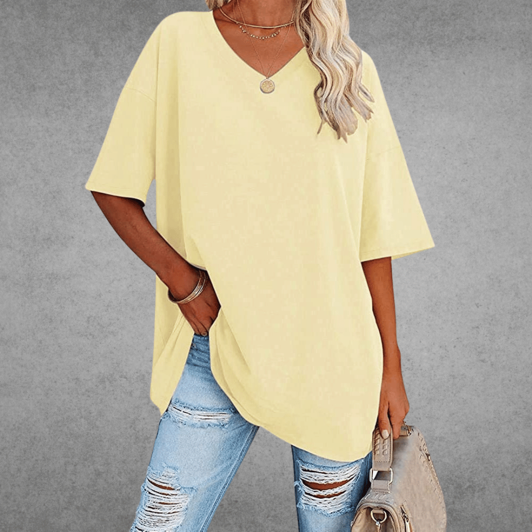 Kobiece Oversize T-Shirt z Dekoltem w Serek i Krótkim Rękawem