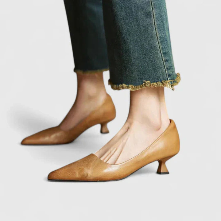 Damskie Czółenka na Niskim Obcasie z Ostro zakończonym Nosem – Eleganckie Buty do Biura i na Wieczór
