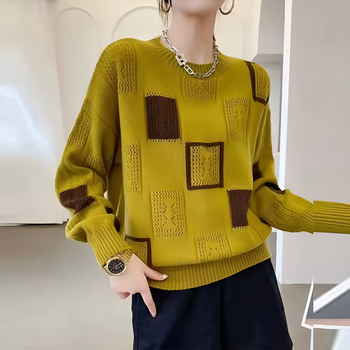 Kobiecy sweter z nadrukiem – miękki, luźny splot do biura i codziennego noszenia