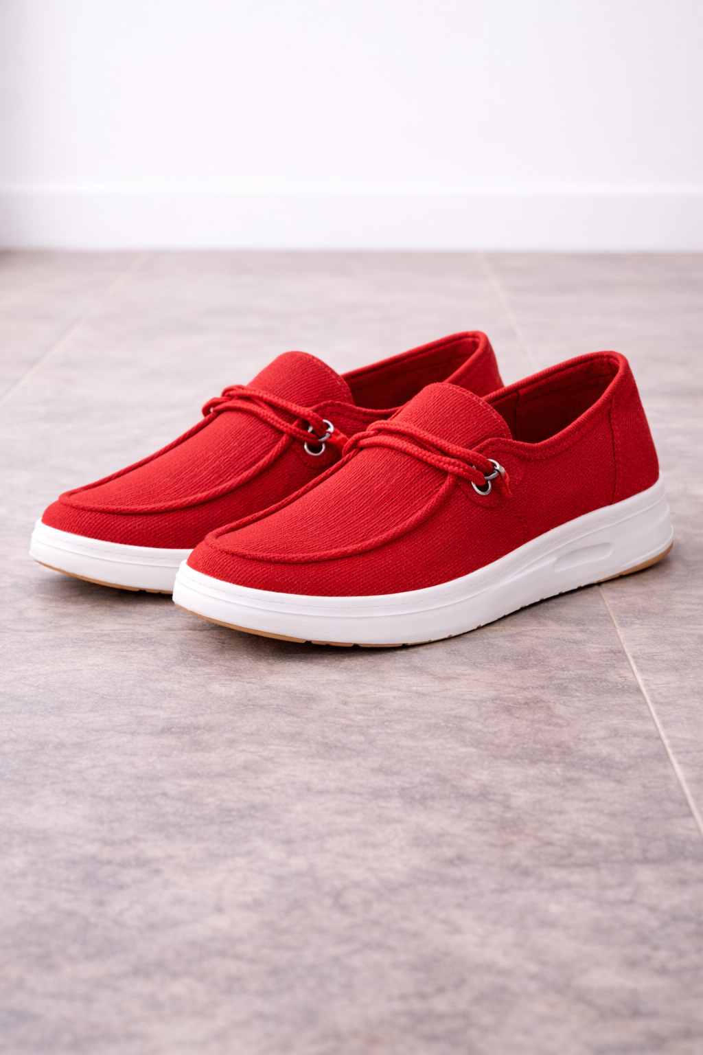 Damskie Mokasyny na Slip-On z Dekoracyjnym Paseczkiem