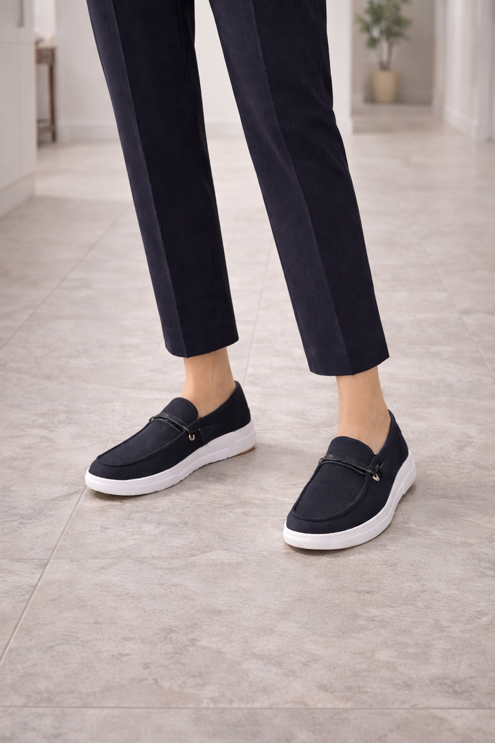 Damskie Mokasyny na Slip-On z Dekoracyjnym Paseczkiem