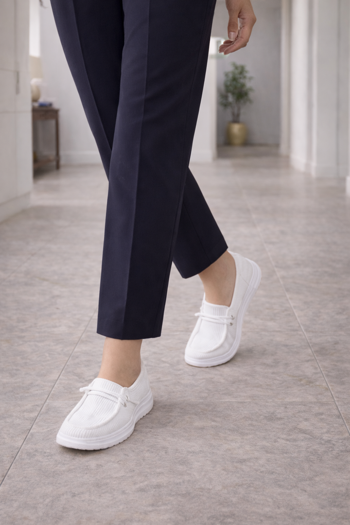 Damskie Mokasyny na Slip-On z Dekoracyjnym Paseczkiem