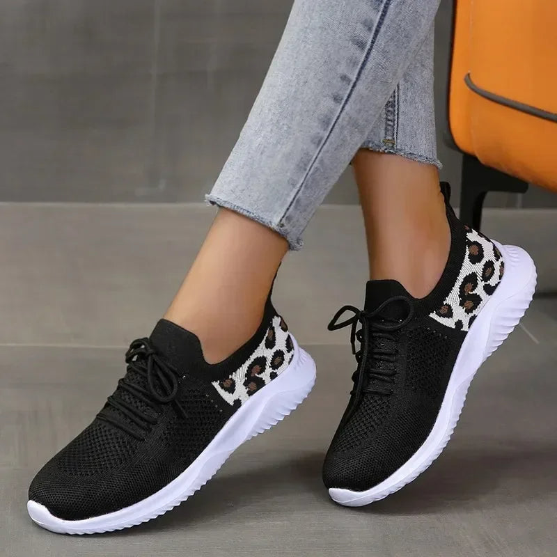 Damskie Sneakersy Slip-On z Dzianiny z Wydrukowanym Detalem Obcasa