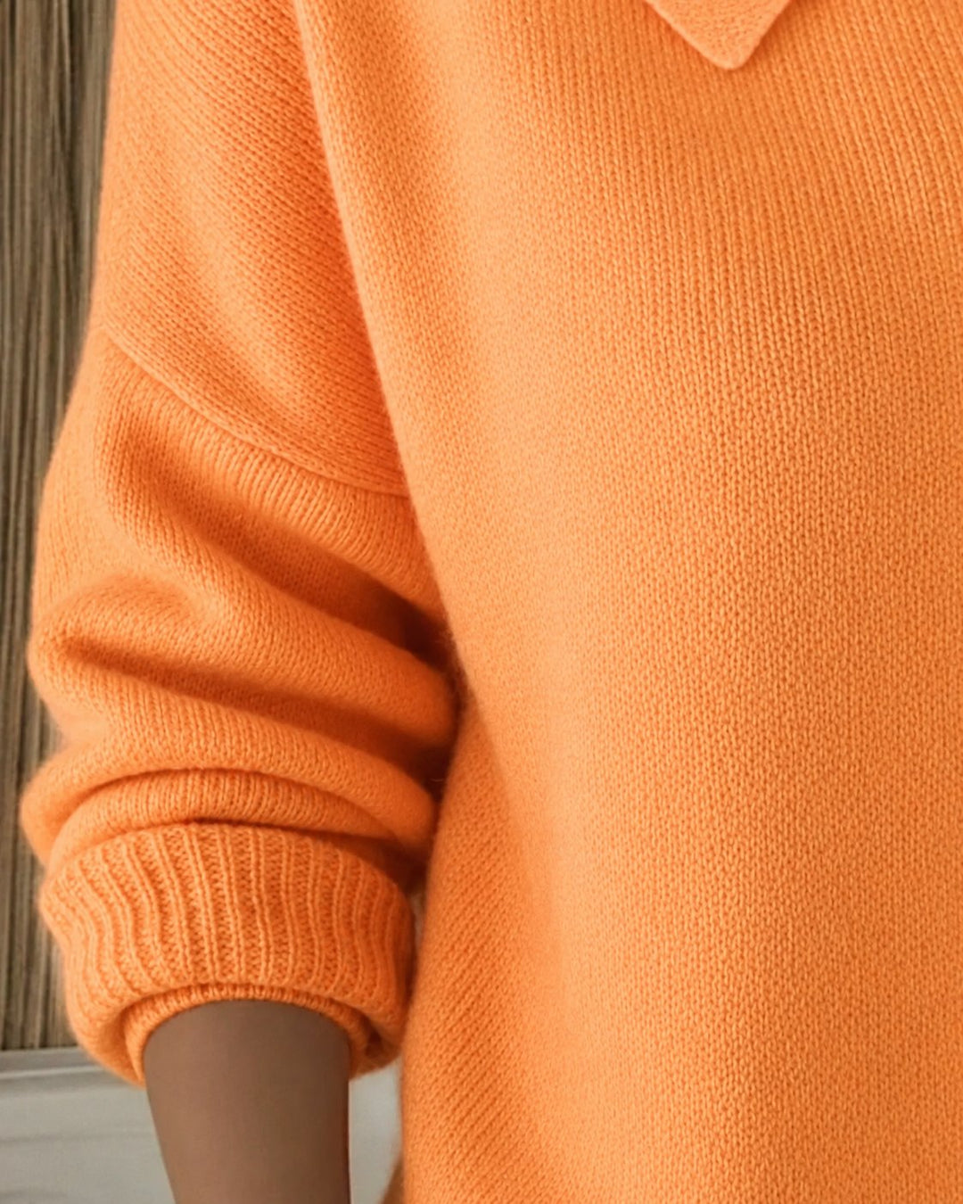 Kardigan damski z kołnierzem polo – Lekki zapinany na guziki sweter do biura i podróży