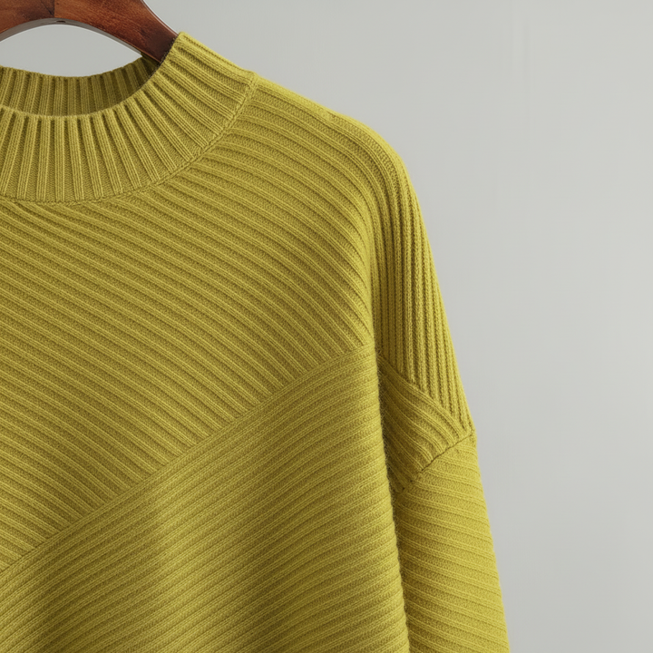 Sweter damski z ukośnym prążkowaniem w oversize&