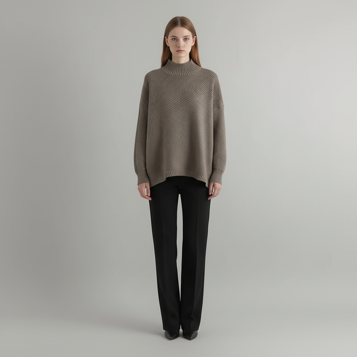 Sweter damski z ukośnym prążkowaniem w oversize&