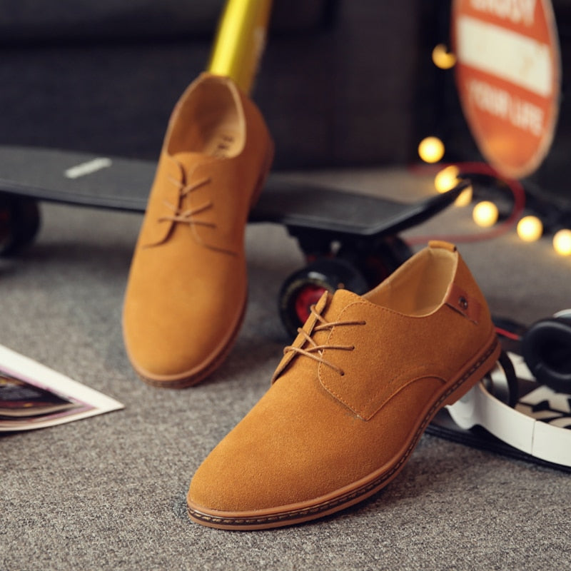 Męskie buty Derby w zamszowym stylu – eleganckie sznurowane obuwie do biura i na weekend