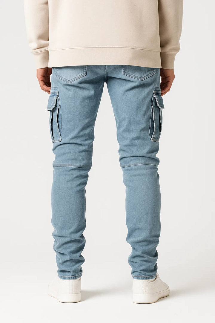 Męskie tapered cargo jeans z kieszeniami użytkowymi, dopasowane do stylu ulicznego