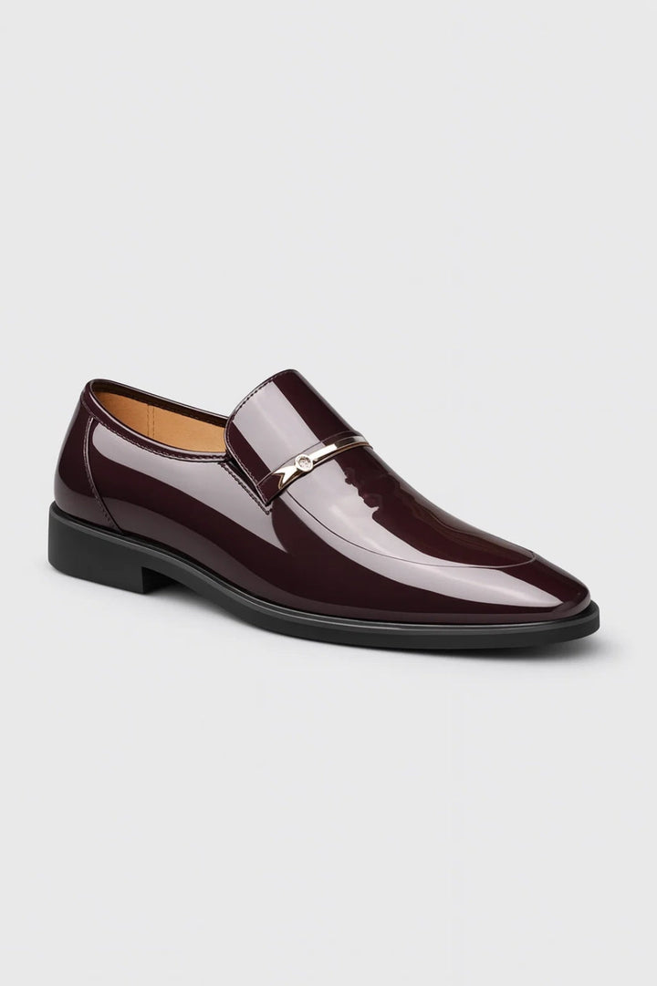 Męskie lakierowane loafersy z eleganckim metalowym detalem