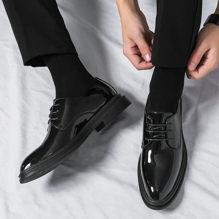 Męskie formalne buty Derby z błyszczącym wykończeniem – Sznurowany styl na biznes i wesela