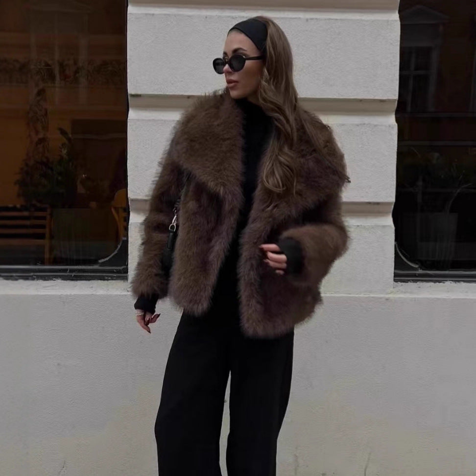 Krótkie futrzane płaszczyki damskie – Miękka zimowa kurtka na eleganckie zimowe stylizacje
