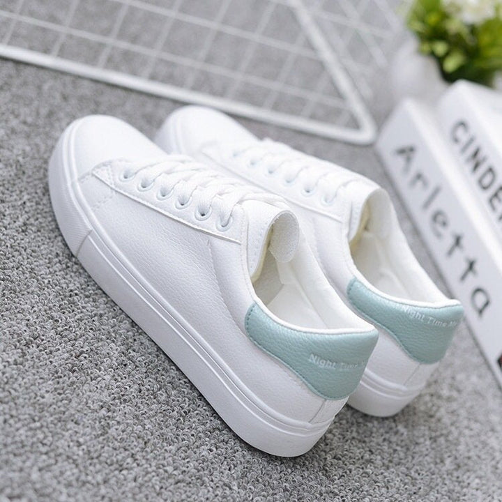 Damskie Minimalistyczne Sneakersy na Płaskiej Podeszwie z Wiązaniem