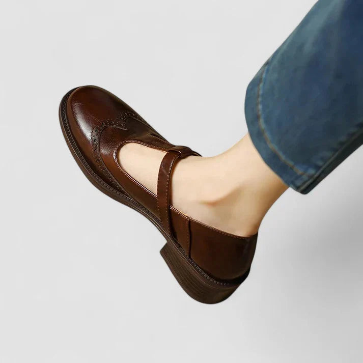Damskie buty Mary Jane z detalem w postaci klamry