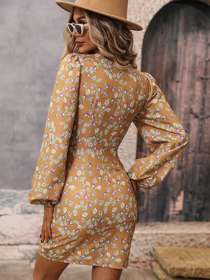 Kobieta’s Printed Bodycon Mini Dress – Styl z dekoltem w kształcie litery V i długim rękawem na imprezy i wakacje