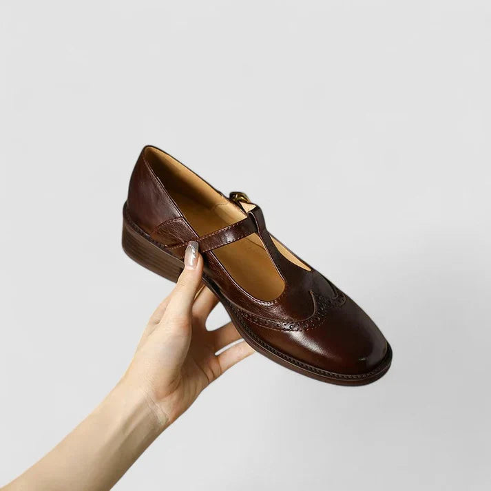 Damskie buty Mary Jane z detalem w postaci klamry