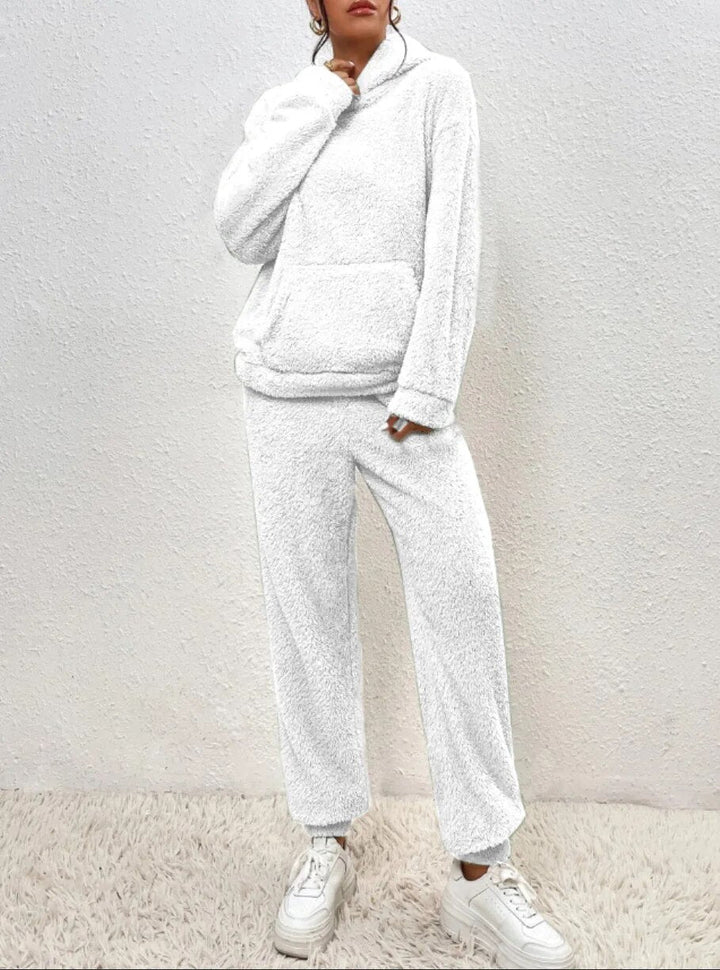 Zestaw Damski Teddy – Kapturowy Fleece Dwuczęściowy na Zimowy Relaks