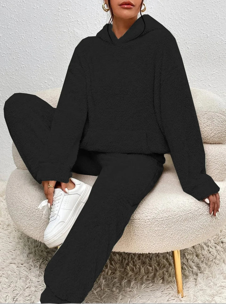 Zestaw Damski Teddy – Kapturowy Fleece Dwuczęściowy na Zimowy Relaks