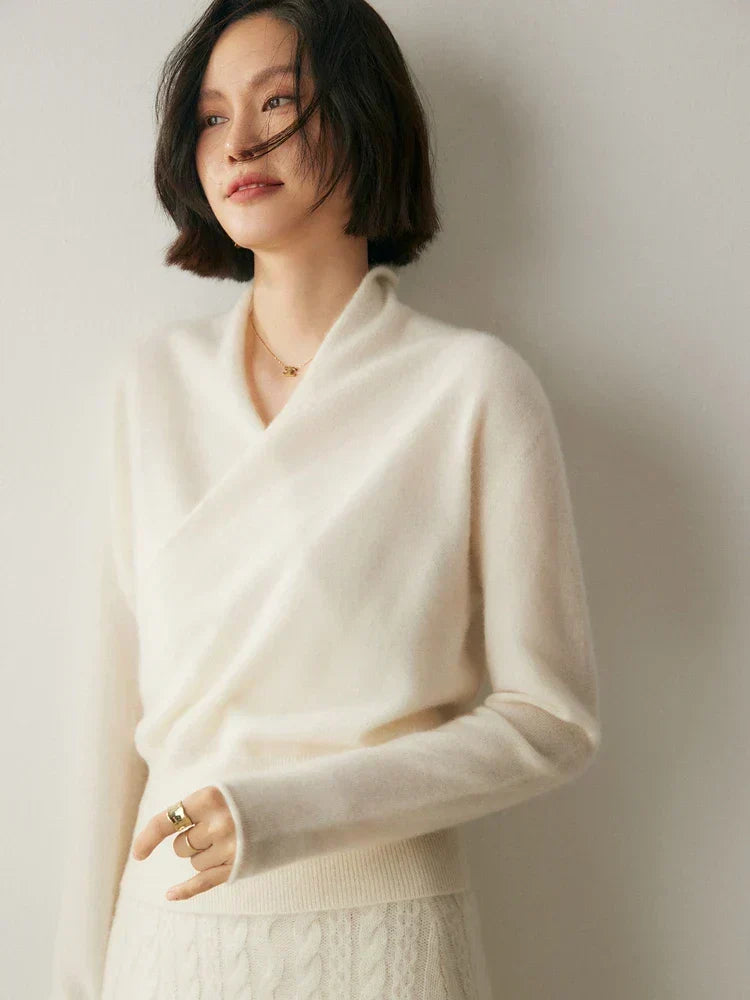 Sweter Damski z Zawijanym Przodem – Wyszukany Slim Knit do Biura i Smart Casual