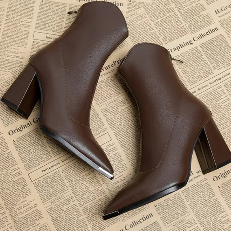 Kobiece Botki na Obcasie – Eleganckie Buty na Co Dzień