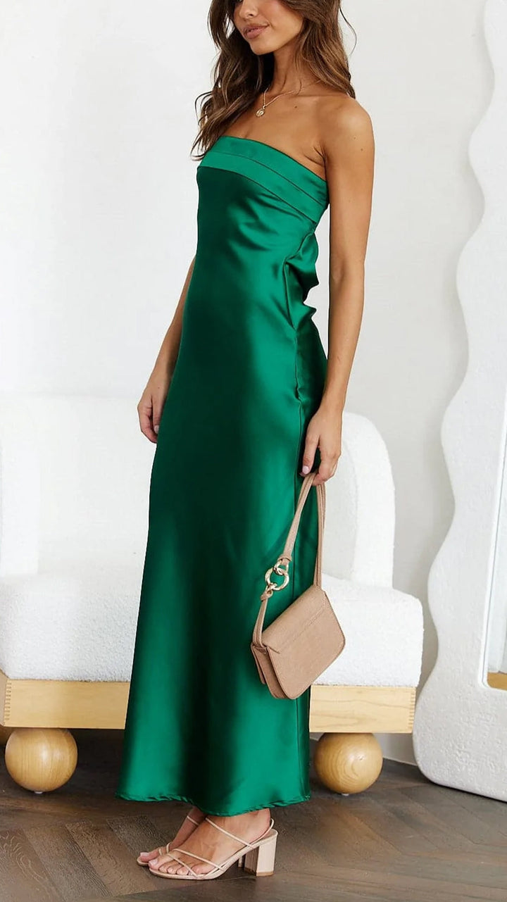 Sukienka Maxi z Satyny bez Ramiączek – Elegancka Sukienka dla Gości Weselnych na Przyjęcia