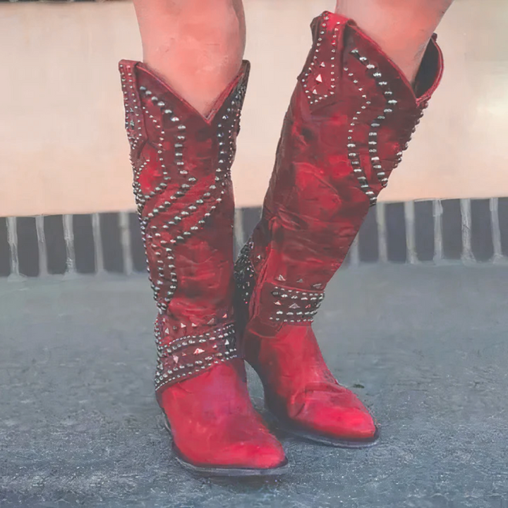 Kobiece Kowbojki z Ćwiekami – Styl Festiwalowy z Blokowym Obcasem