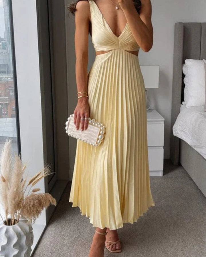 Sukienka midi z plisami i wycięciami – Styl v-neck dla eleganckich gości weselnych