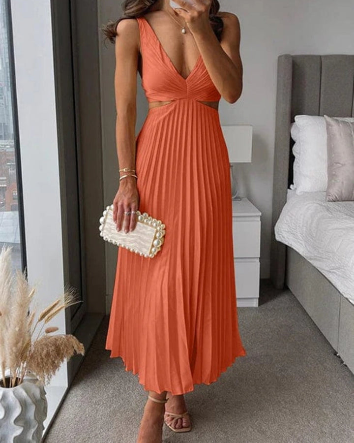 Sukienka midi z plisami i wycięciami – Styl v-neck dla eleganckich gości weselnych