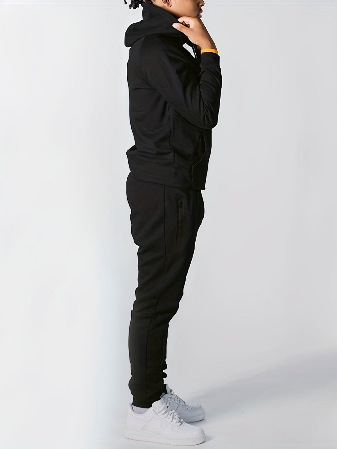Męski luźny dres z kapturem – elastyczny zestaw dwuczęściowy na wiosnę i jesień