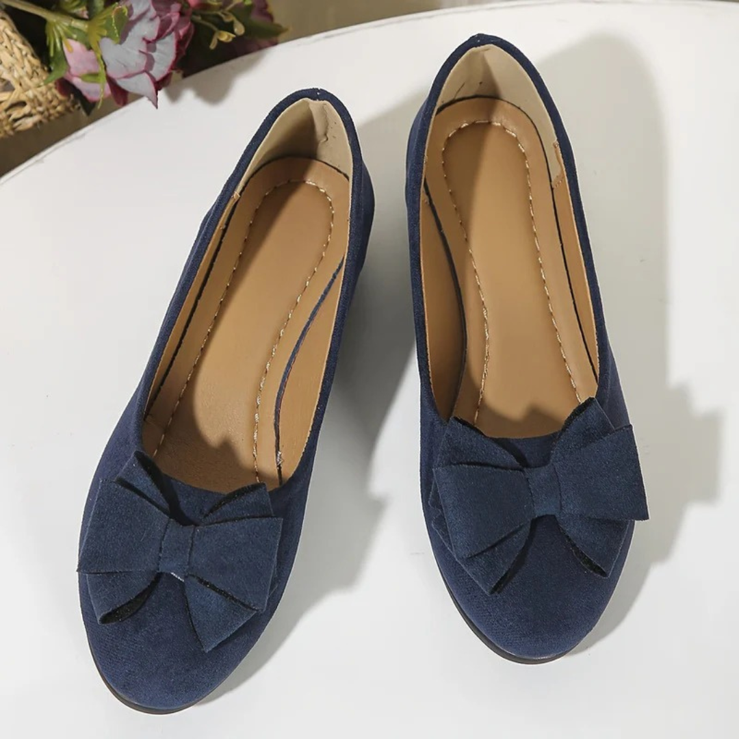 Damskie baleriny z zamszu – Buty z kokardką do biura i na co dzień