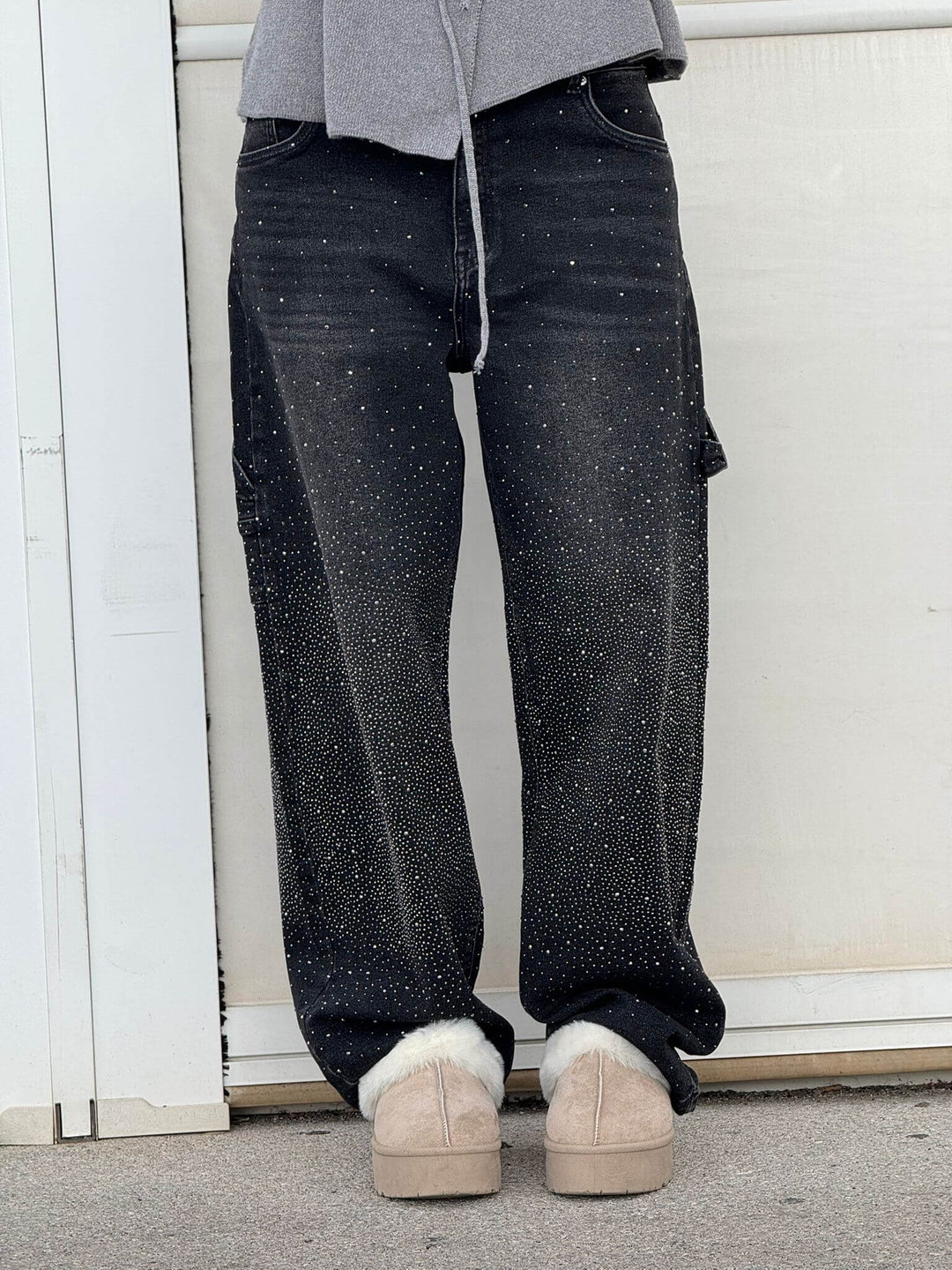 Damskie dżinsy o wysokim stanie i prostych nogawkach z kryształowymi detalami – Vintage Denim Look na każdą porę roku i bezwysiłkową elegancję