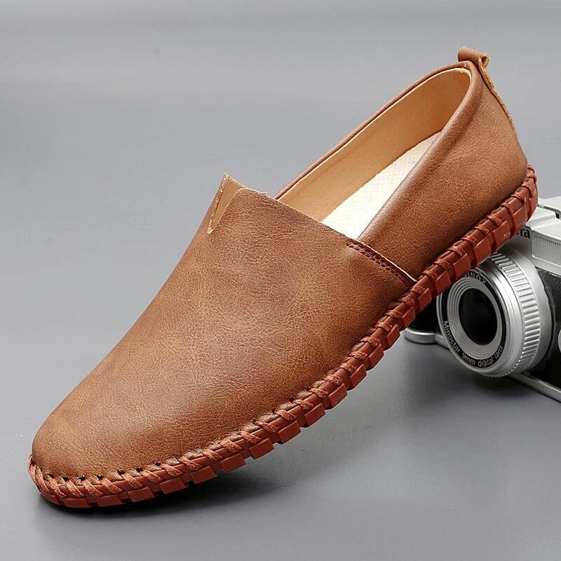 Męskie skórzane mokasyny – buty wsuwane na lato i do smart casual