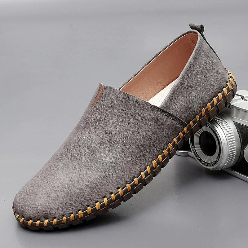 Męskie skórzane mokasyny – buty wsuwane na lato i do smart casual