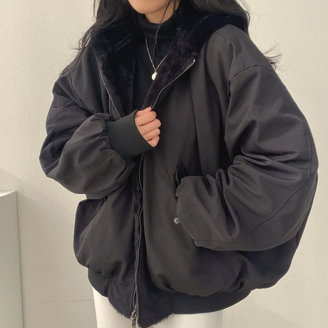 Kobieca Oversized Kurtka Bomber – Kapturowa Warstwa Użyteczna na Casualowe Zimowe Dni