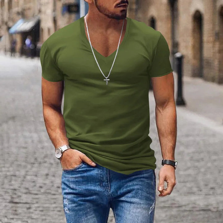 Męska dopasowana koszulka V-neck – Głęboki dekolt, letnia niezbędność do miejskich stylizacji