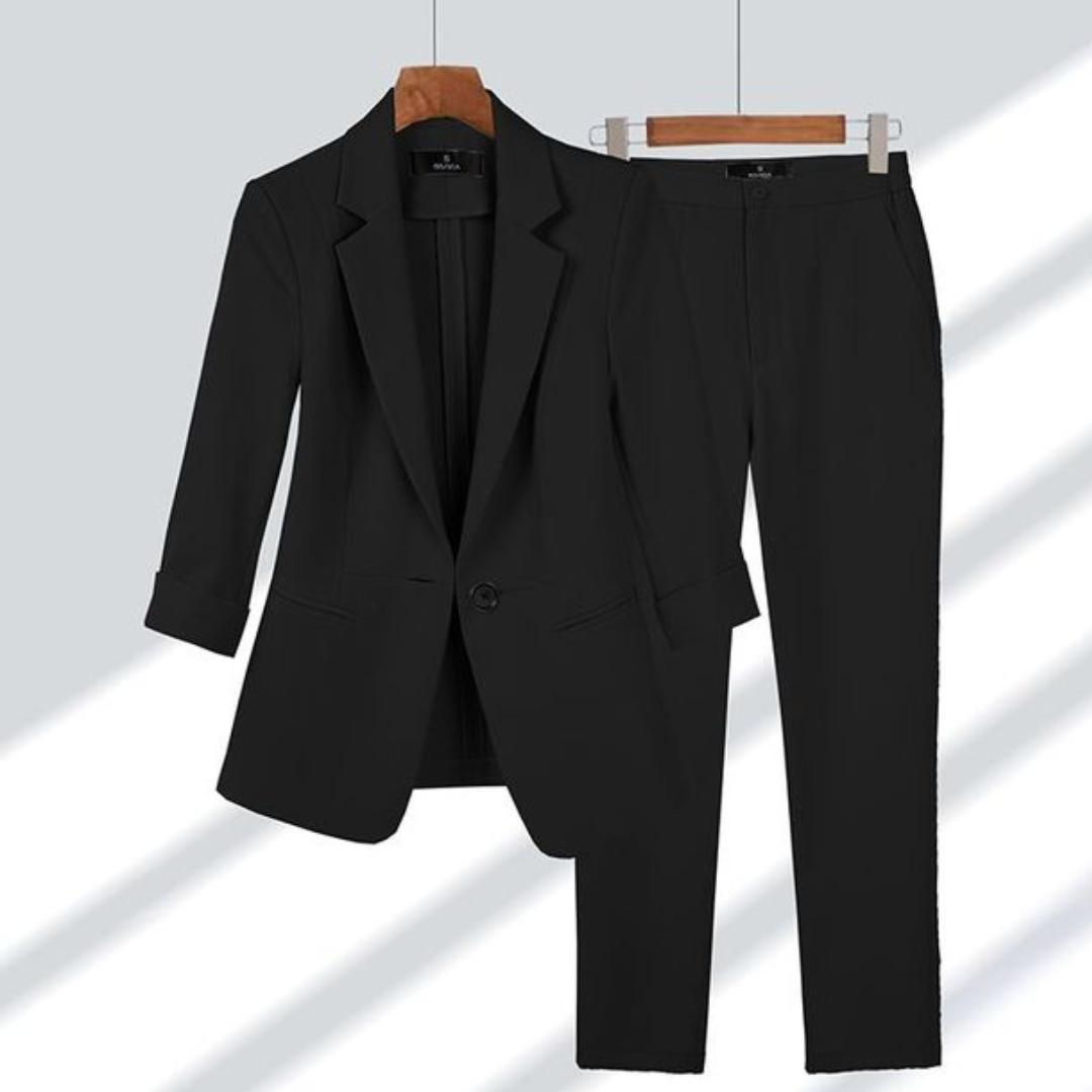 Damski żakiet i spodnie w slim fit – Dopasowany garnitur biurowy na spotkania biznesowe i eleganckie wydarzenia