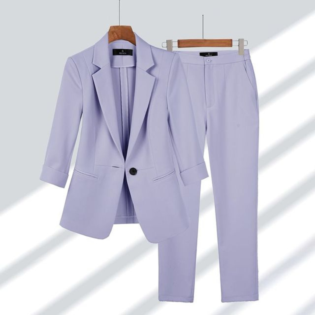 Damski żakiet i spodnie w slim fit – Dopasowany garnitur biurowy na spotkania biznesowe i eleganckie wydarzenia