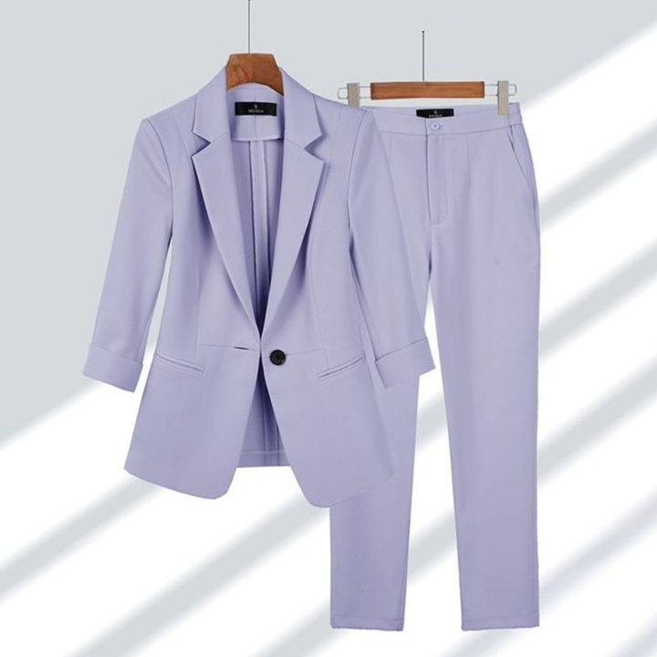 Damski żakiet i spodnie w slim fit – Dopasowany garnitur biurowy na spotkania biznesowe i eleganckie wydarzenia