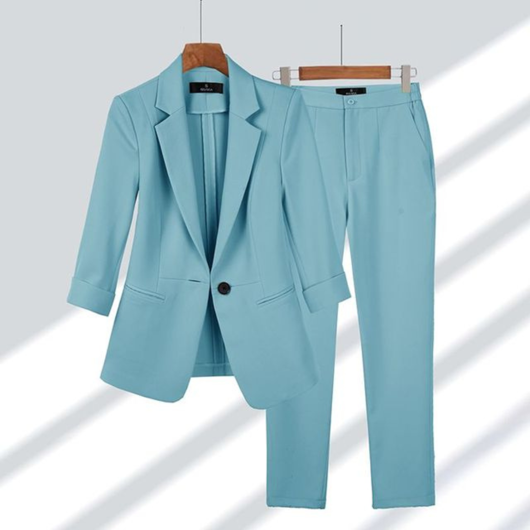 Damski żakiet i spodnie w slim fit – Dopasowany garnitur biurowy na spotkania biznesowe i eleganckie wydarzenia